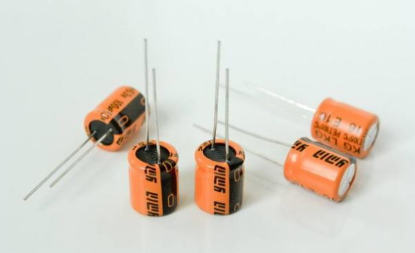 「NIPPON CHEMI-CON」電解電容極性接錯(cuò)會(huì)爆炸，如何避免？